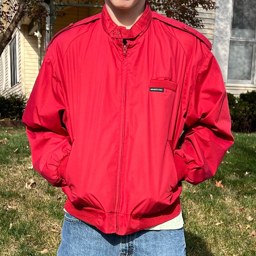 - Members Only L Vintage Red Iconic Racer Jacket! EUC!